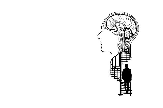 Mann erklimmt Wendeltreppe in einen Kopf mit gemaltem Gehirn